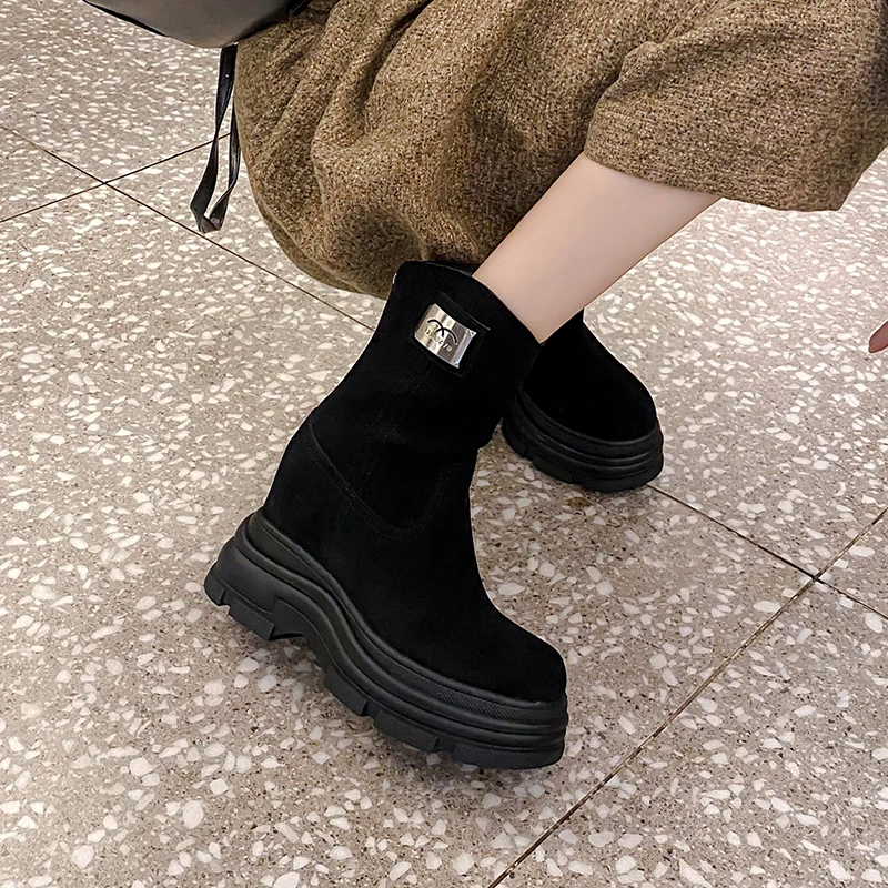 秋冬季12cm内增高厚底休闲短靴女绒面小个子圆头百搭日常网红女靴