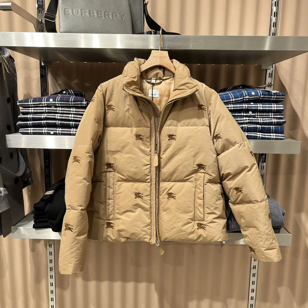 全新未使用 BURBERRY/博柏利 男士战马刺绣款羽绒服