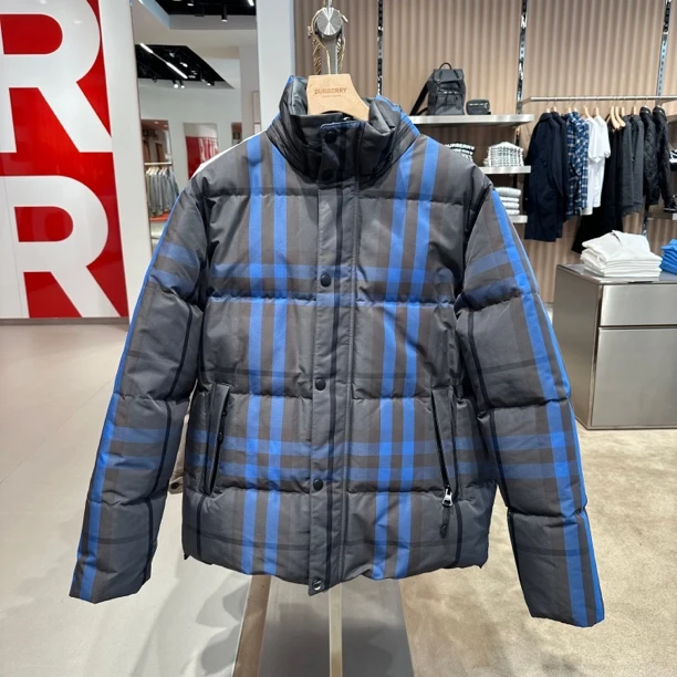 全新未使用 BURBERRY/博柏利 男士双面可穿格纹新款羽绒服