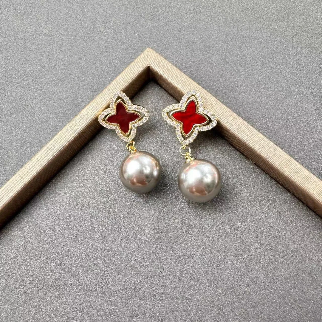 铜合金仿珍珠耳饰 轻奢时尚四叶花微镶满钻珠珠设计感耳环X19