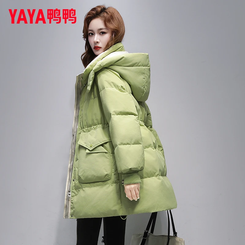 YAYA/鸭鸭中长款羽绒服女冬2024新款连帽小个子加厚收腰绿色外套