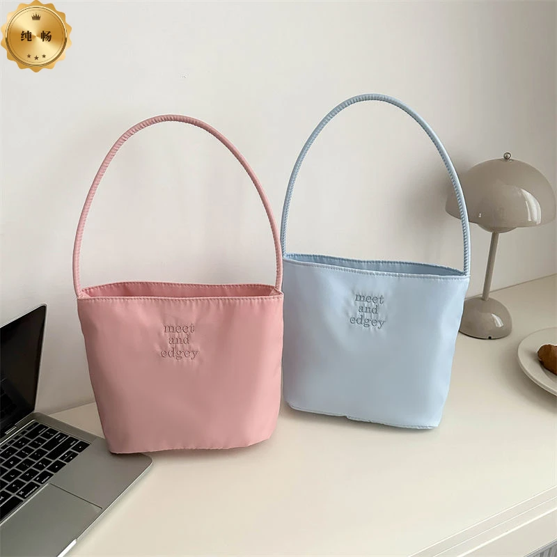 韩式手提包上班族便携手提袋小众新款刺绣腋下包百搭单肩水桶包女