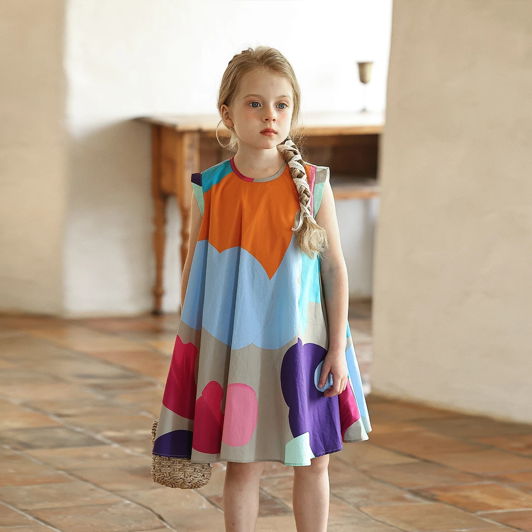 初煦 24夏季女童小众彩绘涂鸦印花背心连衣裙 宝宝纯棉飞袖A字裙