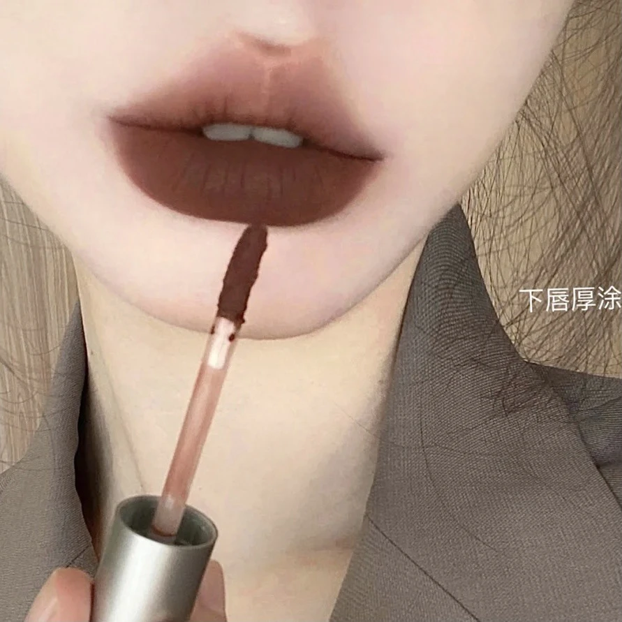 女高拽姐色~浓缩唇泥哑光丝绒雾面不掉色不沾杯耳语红学生党口红