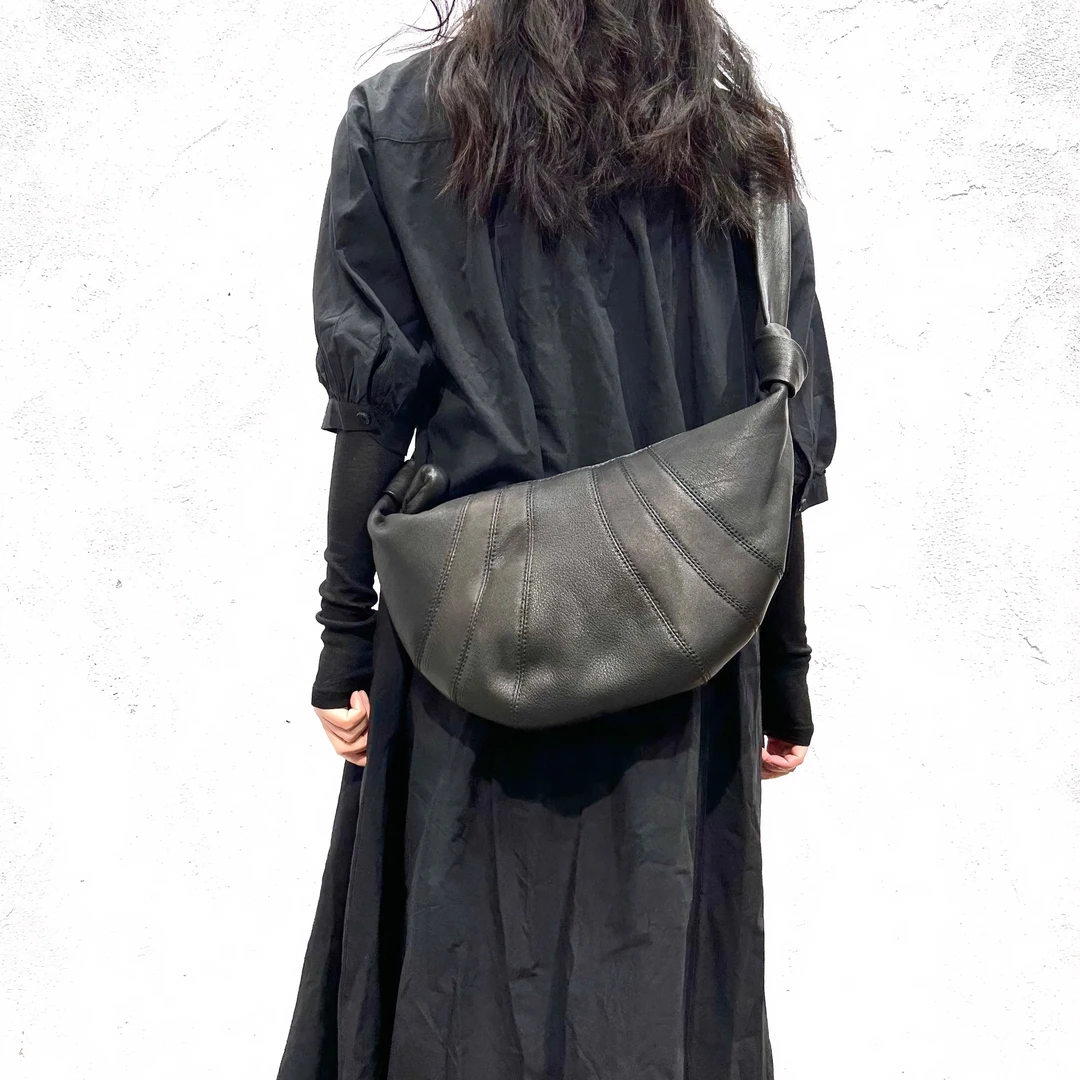 时尚黑色饺子包百搭斜跨包牛皮复古单肩包真皮女包牛角包托特包