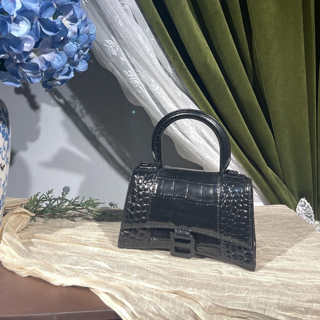 99新 Balenciaga/巴黎世家 XS黑扣鳄鱼纹牛皮沙漏包/手提包