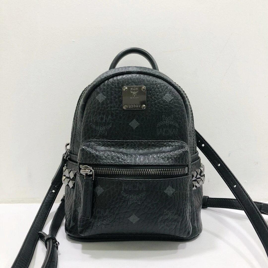 95新 MCM 全皮黑色铆钉mini 双肩包
