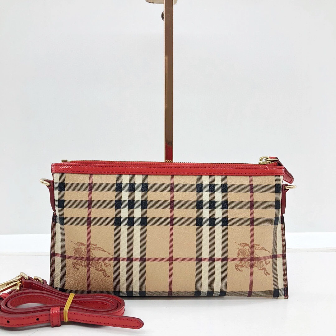 95新 BURBERRY/博柏利 97新/战马格纹拼皮单肩斜挎包/公价7500