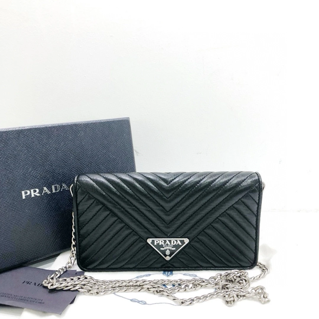 95新 Prada/普拉达 全皮黑银Matelasse 信封链条包/公价12800