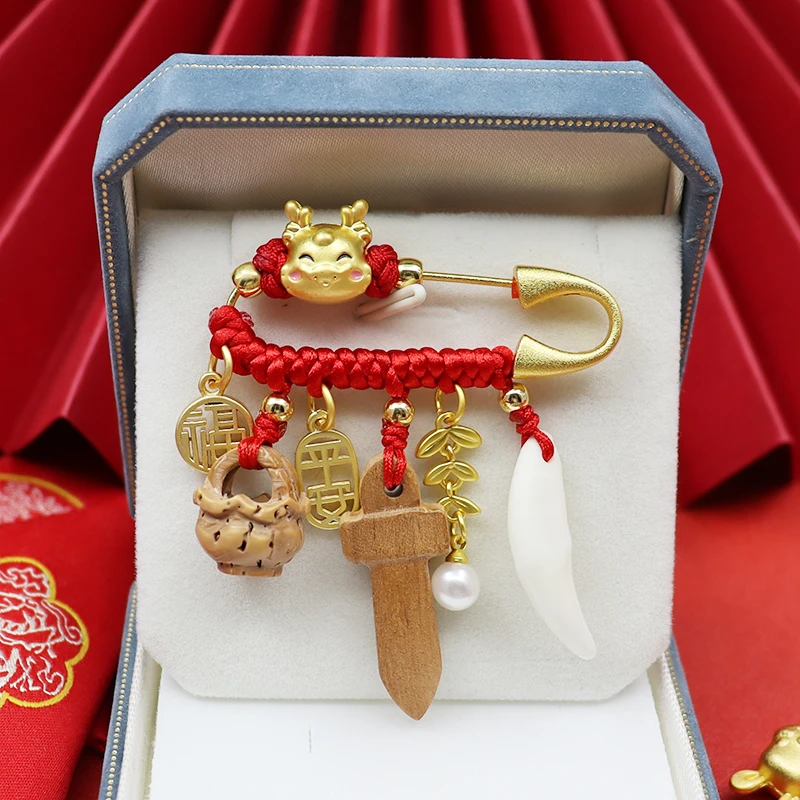 生肖龙宝宝孕妇别针婴儿外出防惊吓随身挂件平安兔宝宝压惊别针别