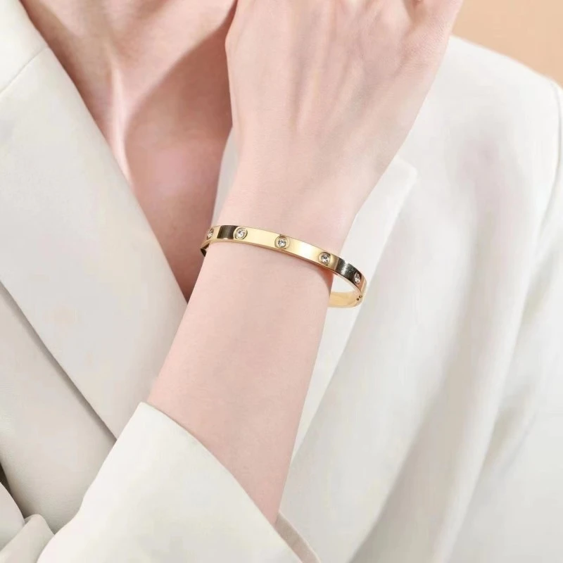 铜合金合成锆石手镯 轻奢百搭手镯（35004）合金镶嵌合成立方氧化锆