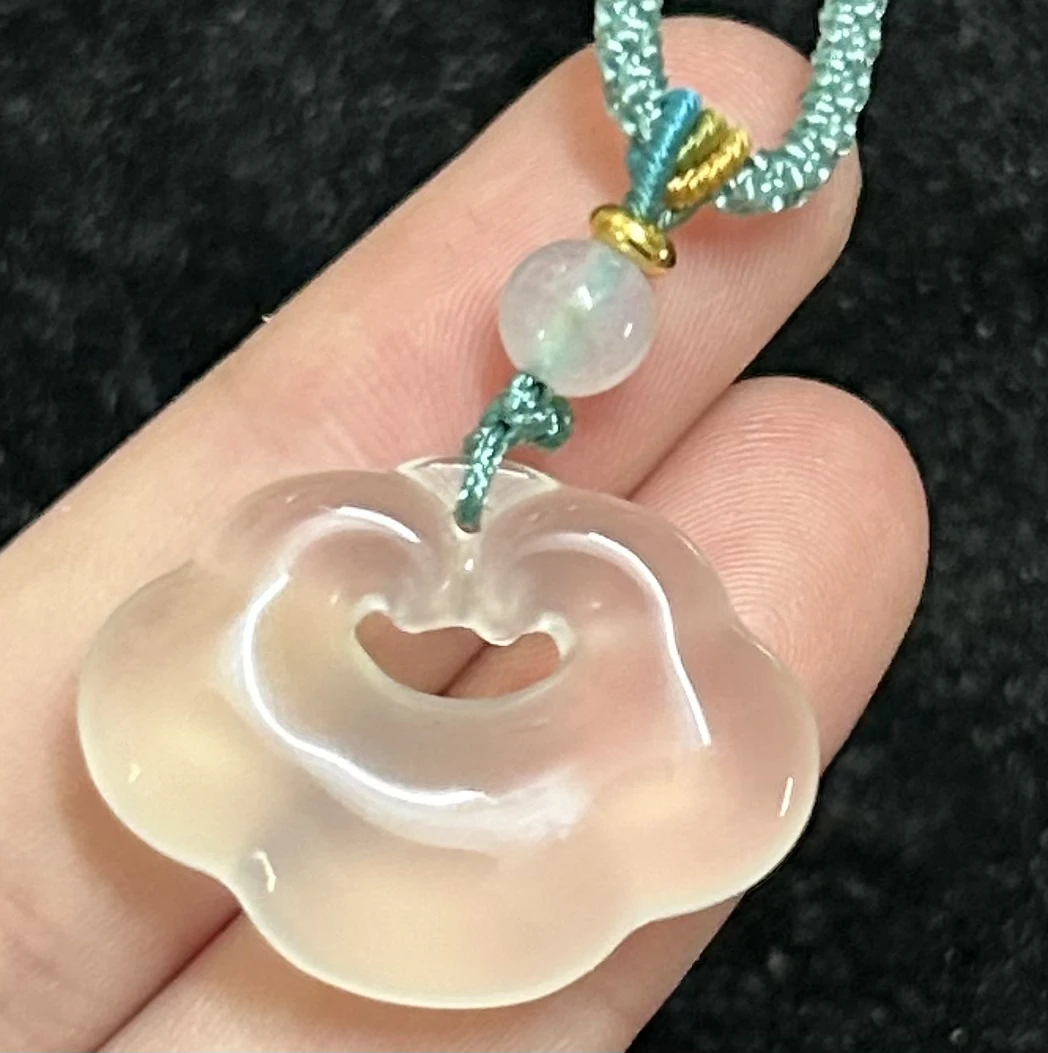 雷鹿～天然玛瑙玉髓如意锁吊坠