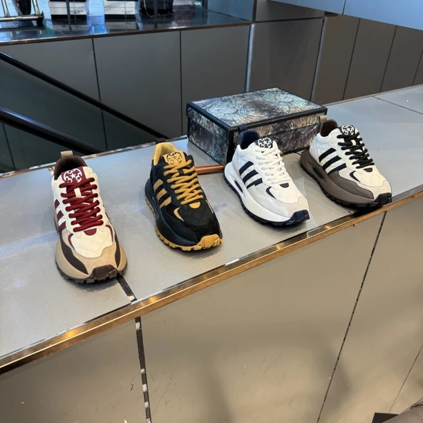 青少年网红爆款春秋新款休闲鞋时尚防滑三道杠设计舒适运动鞋男鞋