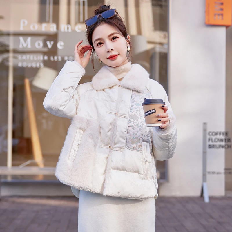 新中式国风羽绒服女短款2024冬季新款高端气质刺绣盘扣小个子外套