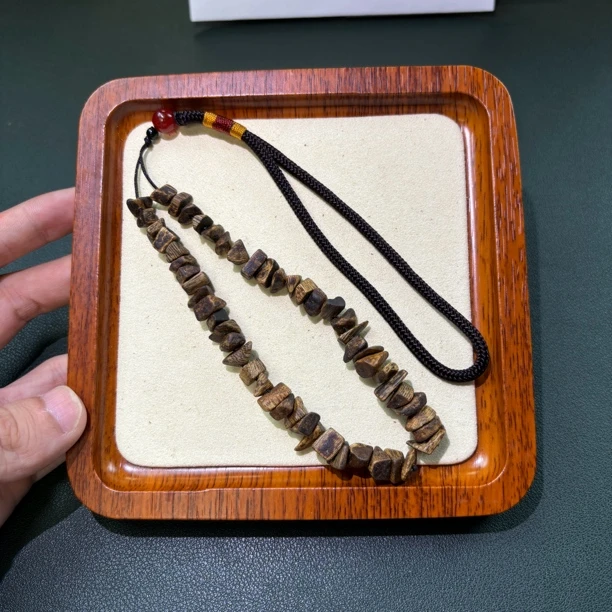 沉香奇楠挂件 多样性发一条