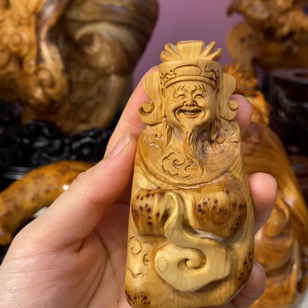 柏木（崖柏）根雕。