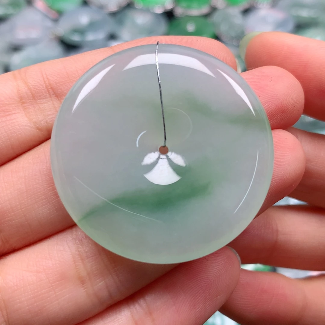 翡翠颈饰未镶嵌天然翡翠