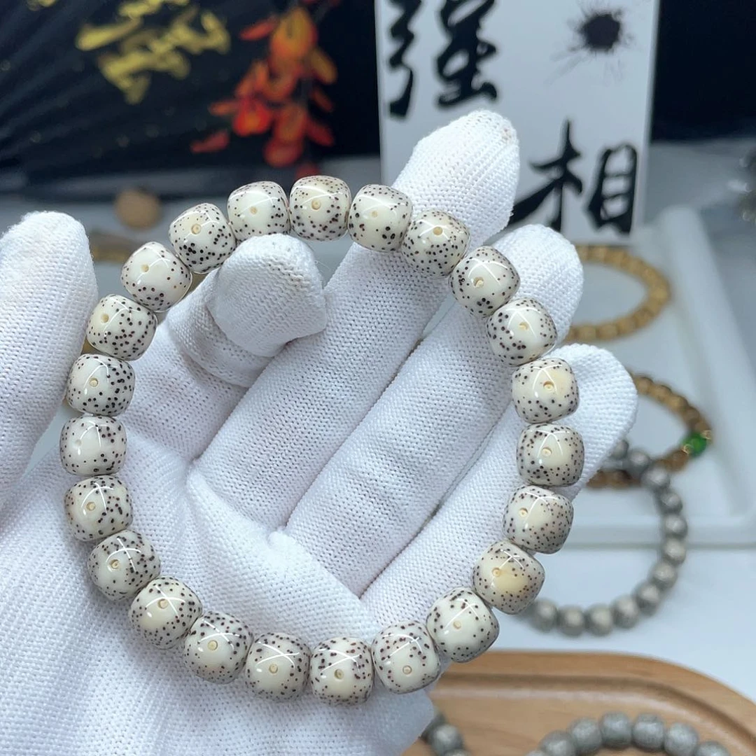 星月菩提手串10。10/9白冰黄金瞳侧留白