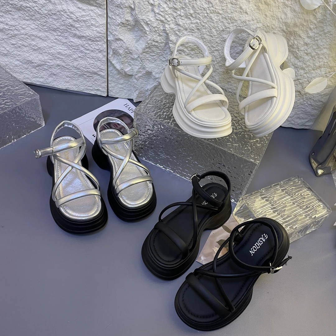 厚底凉鞋女夏季2024新款爆款时尚网红小个子增高仙女风一字带凉鞋