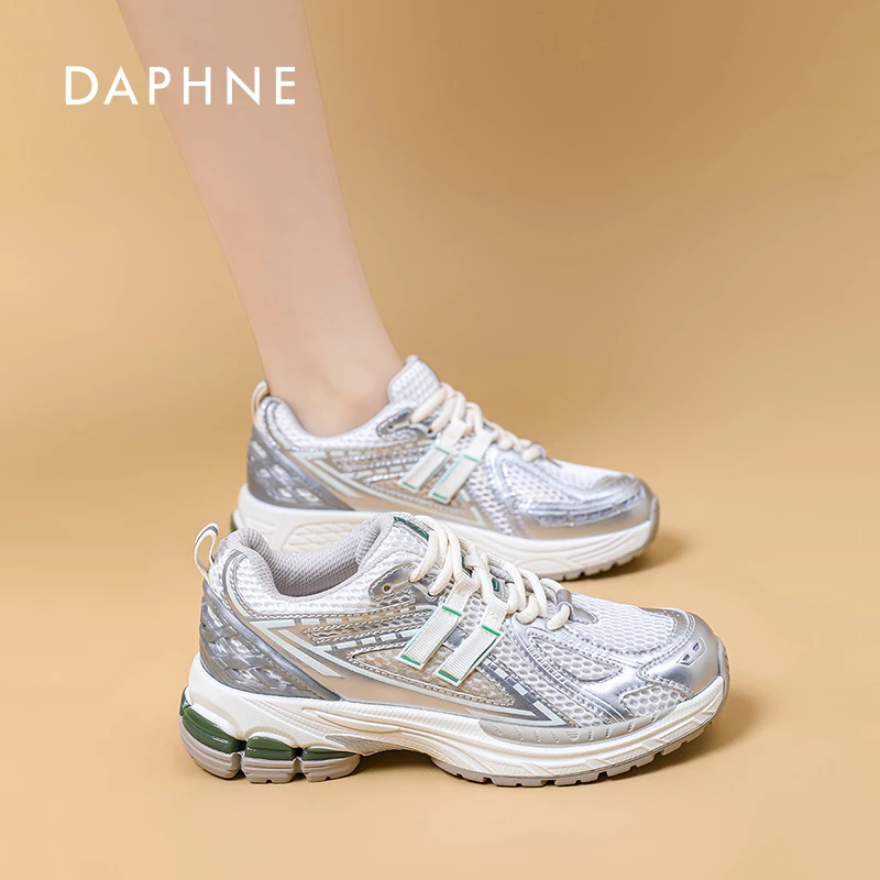 达芙妮老爹鞋女2026夏季休闲鞋网面透气厚底百搭慢跑登山鞋