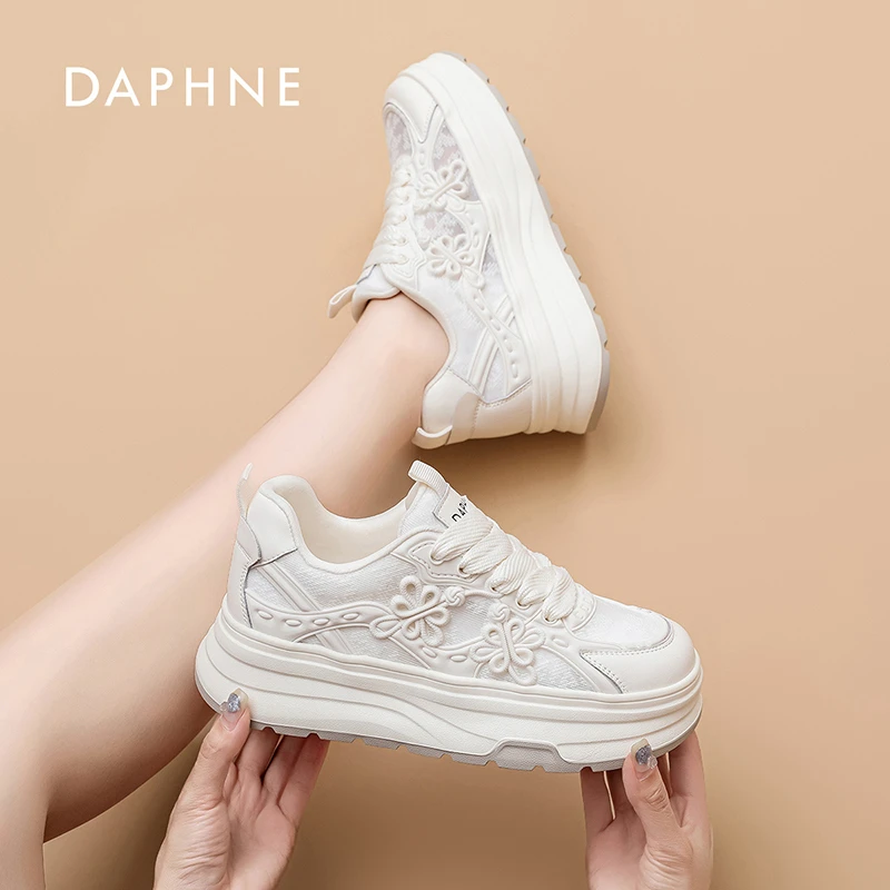 达芙妮厚底国风小白鞋女2026夏季新款时尚百搭休闲鞋