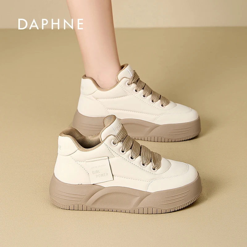 达芙妮板鞋女2026新款真皮增高厚底运动休闲鞋百搭面包鞋小白鞋