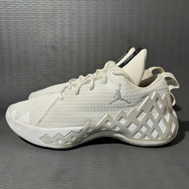 9新 42码 jordan 中帮篮球鞋