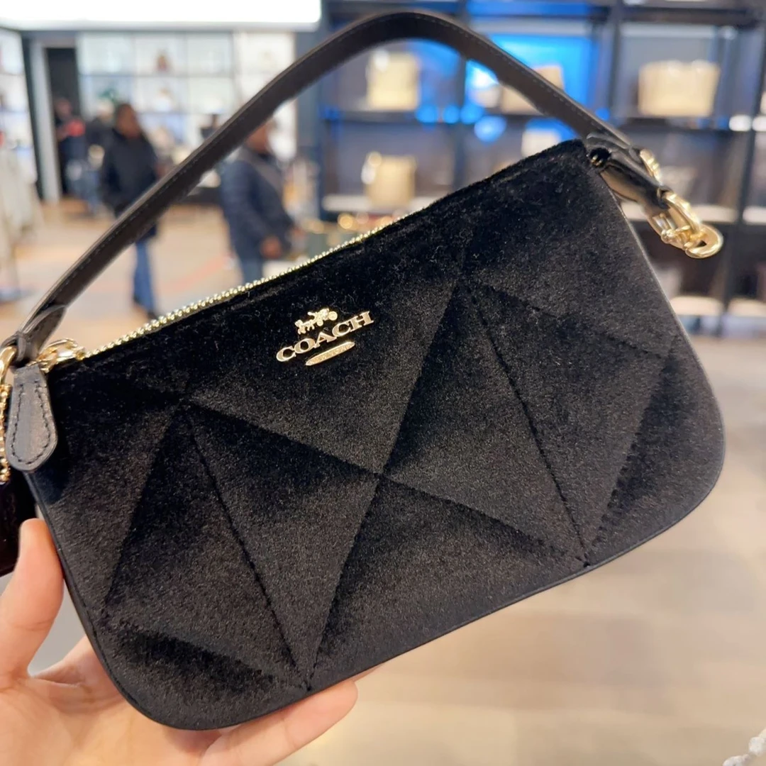 COACH/蔻驰丝绒黑色nolita 19 手拎包CP247（19*11*4cm）