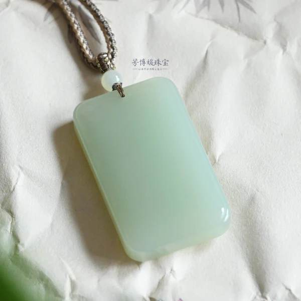 GH12天然正宗和田玉高品质精美平安无事牌吊坠 标准三五牌 百搭