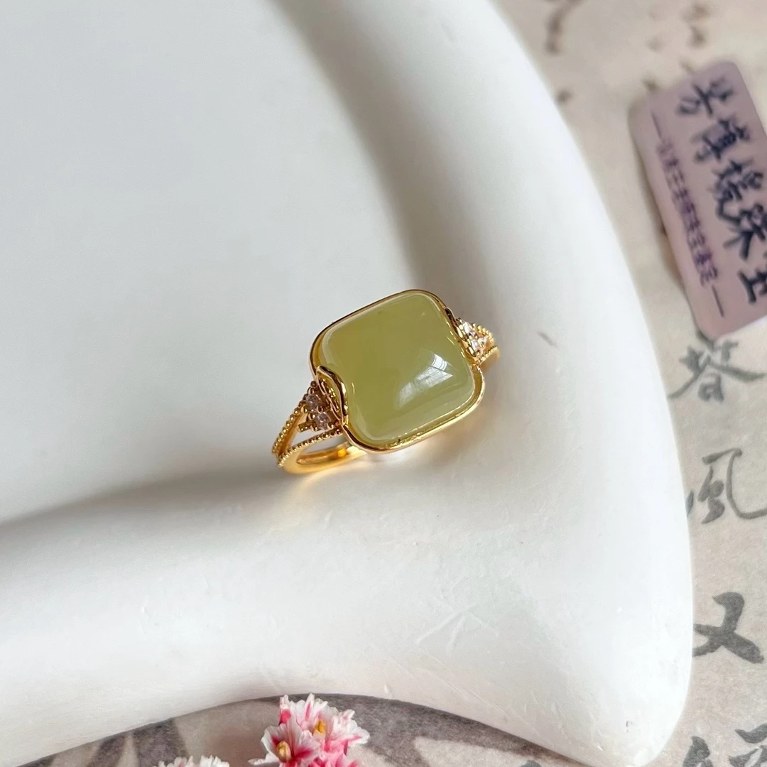 B022天然正宗新疆和田玉黄口银镶精美戒指百搭 多样性发其一 气质