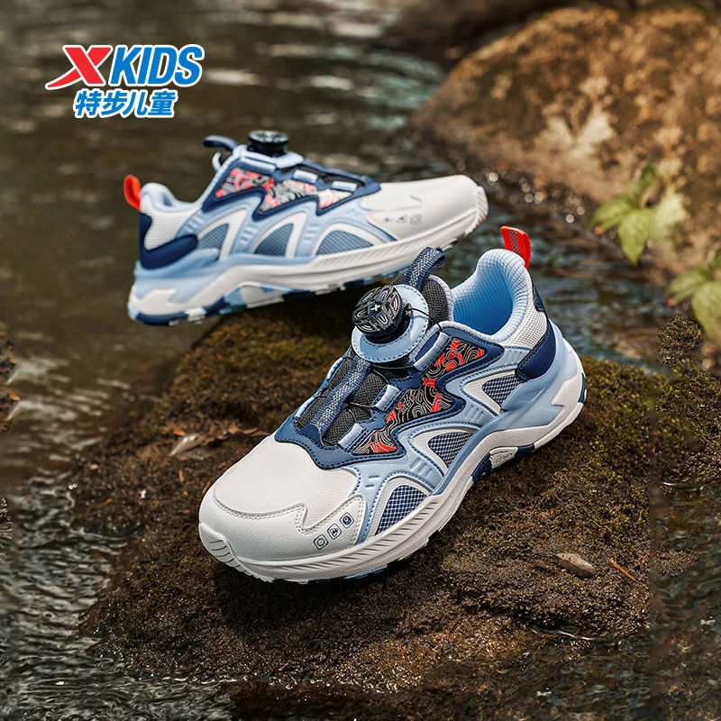 特步儿童冬季皮面旋钮跑鞋女童轻便软底减震运动鞋676416329331