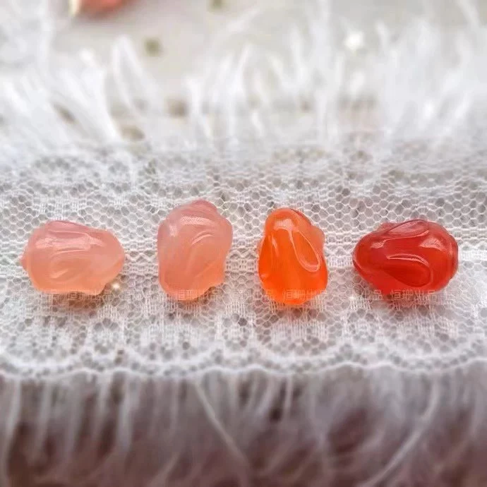 天然绯红盐源玛瑙兔子趴趴兔小动物 生肖兔编绳手工饰品DIY配件