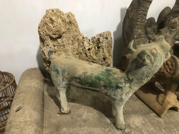 汉代绿釉天狗一尊