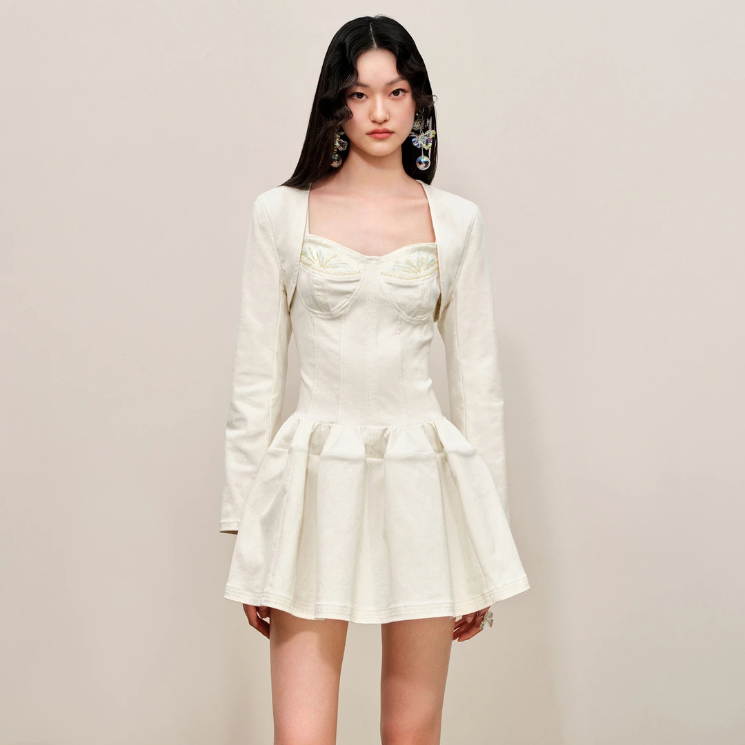【陈大可专属】MAXRIENY精致宫廷鱼骨收腰绣花连衣裙辣妹裙两件套