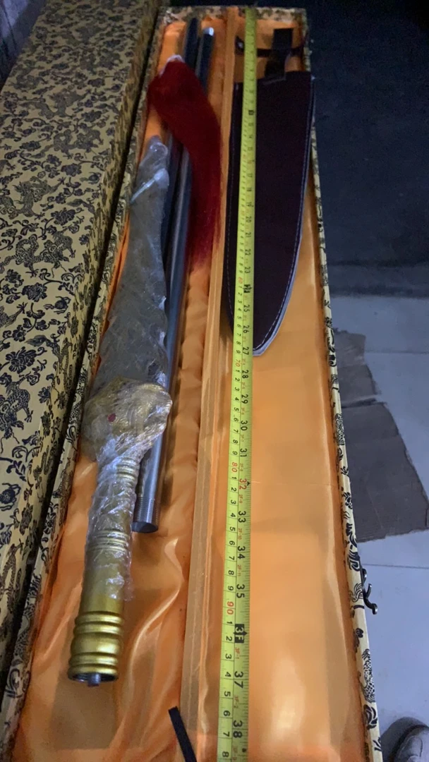 1516龙泉市 猛钢 皮革 红缨枪 未开刃