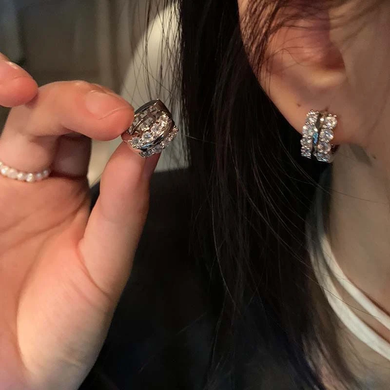 铜合金合成锆石耳饰 小众设计感轻奢圆形耳圈耳环女个性时尚3531D