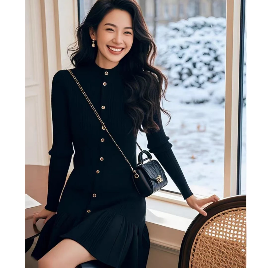 2024秋冬装新款女装时尚气质法式复古毛衣连衣裙子女士气质赫本风