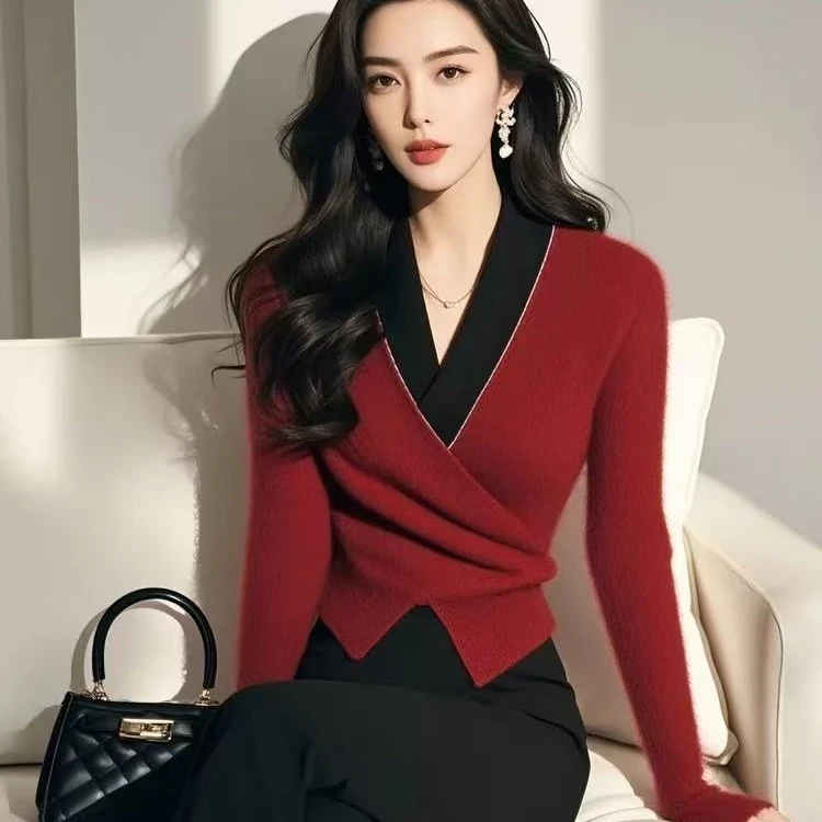 2024年冬季设计感洋气针织上衣气质名媛高端小香风红色假两件毛衣