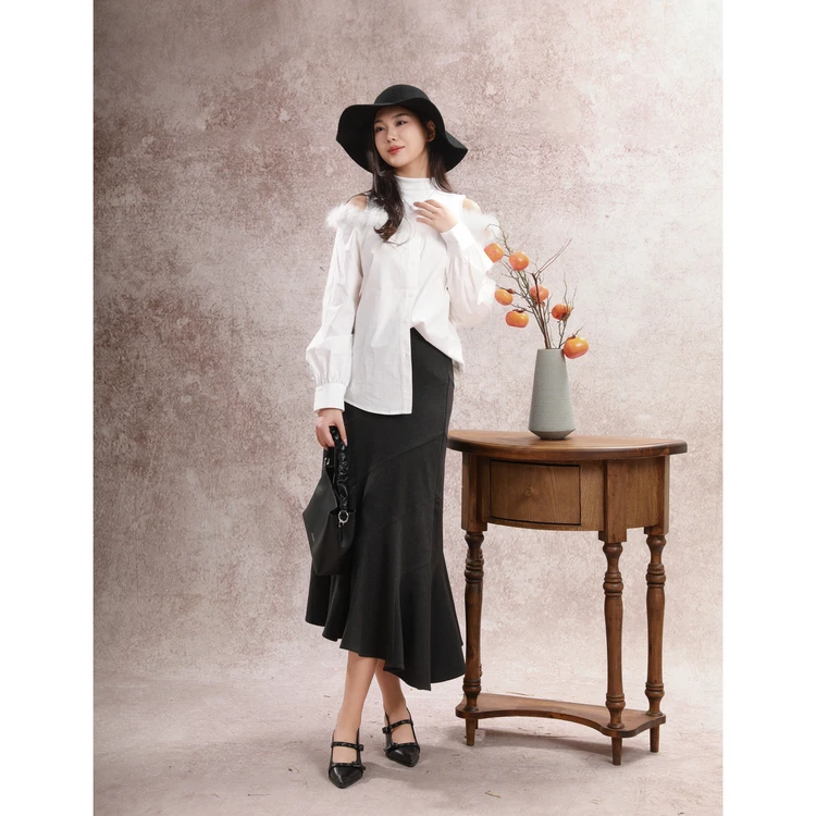 西町村屋法式浪漫毛毛拼接小衫女秋季新款气质漏肩衬衣XH9C10150