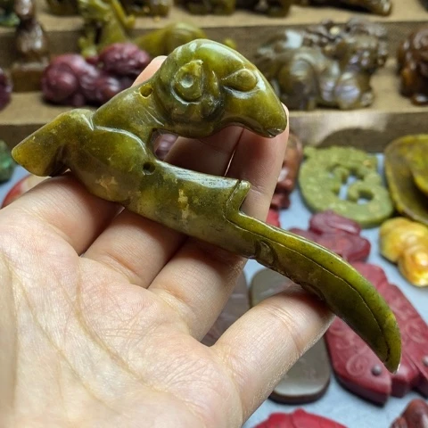 蛇纹石玉颈饰未镶嵌171