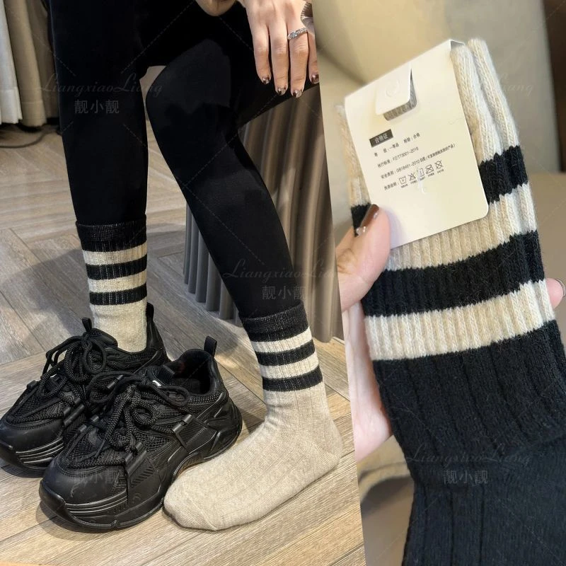 配鲨鱼裤的袜子女中筒袜秋冬条纹运动保暖抗寒袜百搭学院风堆堆袜