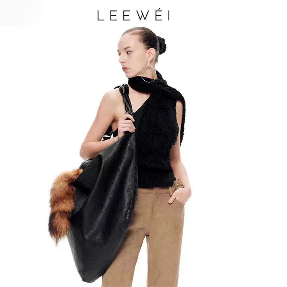 SOLSOL集合店LEEWEI荔枝皮毛毛挂饰大单肩包240320002