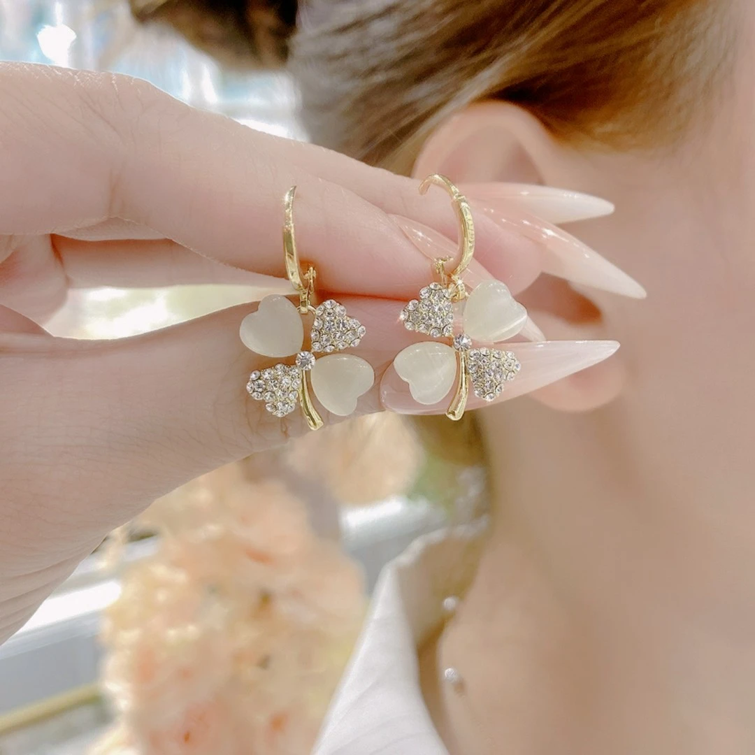 铜合金耳饰 幸运草耳扣4676气质百搭优雅时尚精致设计感