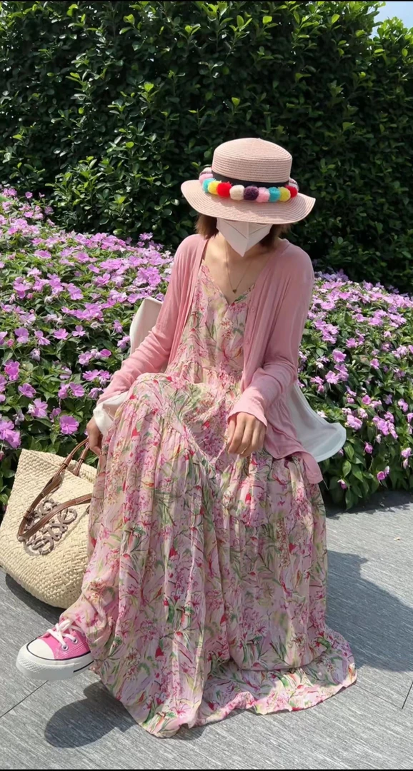 桃花粉系列碎花吊带连衣裙
