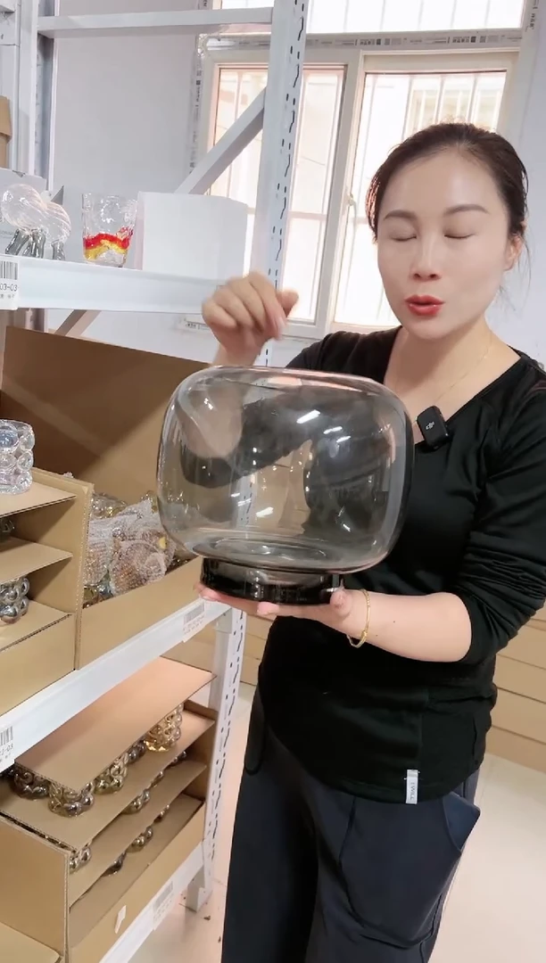 【闪购商品】烟灰色花瓶