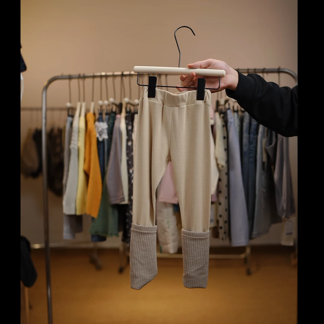 C4306 [BKT] 韩版撞色针织裤 Keke