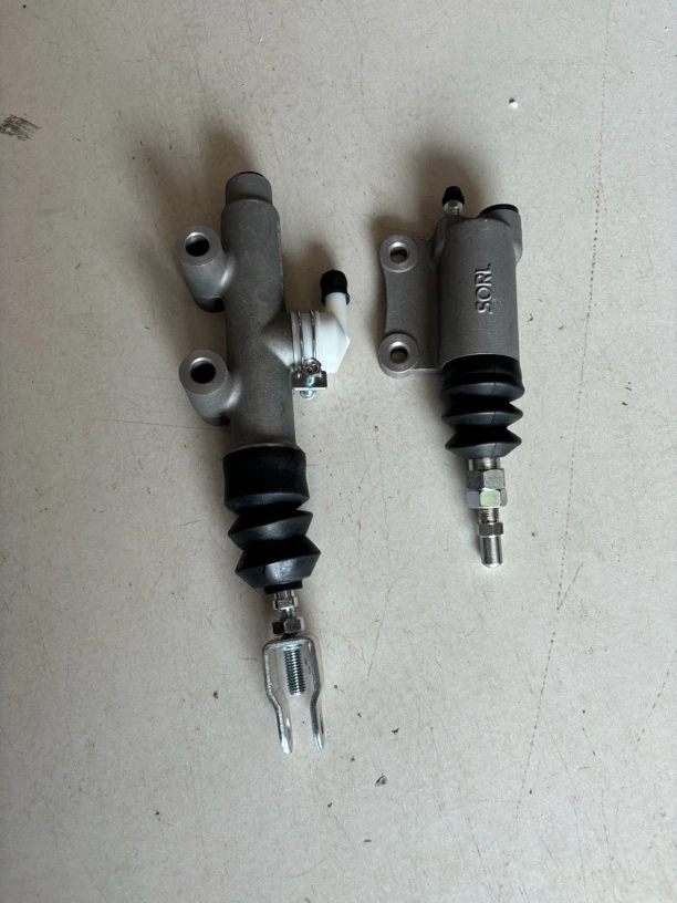 新源轮式挖掘机离合器总泵分泵瑞立铝