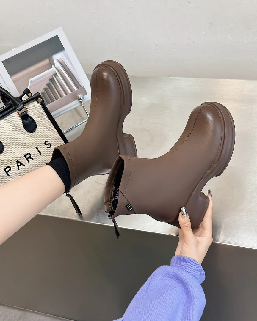 粗跟靴子女2023秋冬新款英伦风百搭平底小短靴时尚中跟瘦瘦靴复古