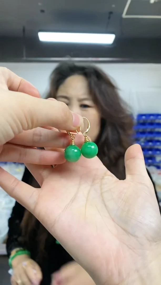 【闪购商品】翡翠耳饰未镶嵌多样性发其一颜色微差