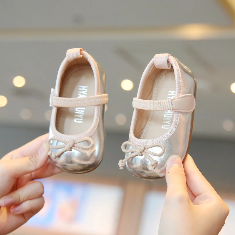 女宝宝鞋子一周岁春秋季小童公主鞋婴儿小皮鞋透气防滑软底学步鞋